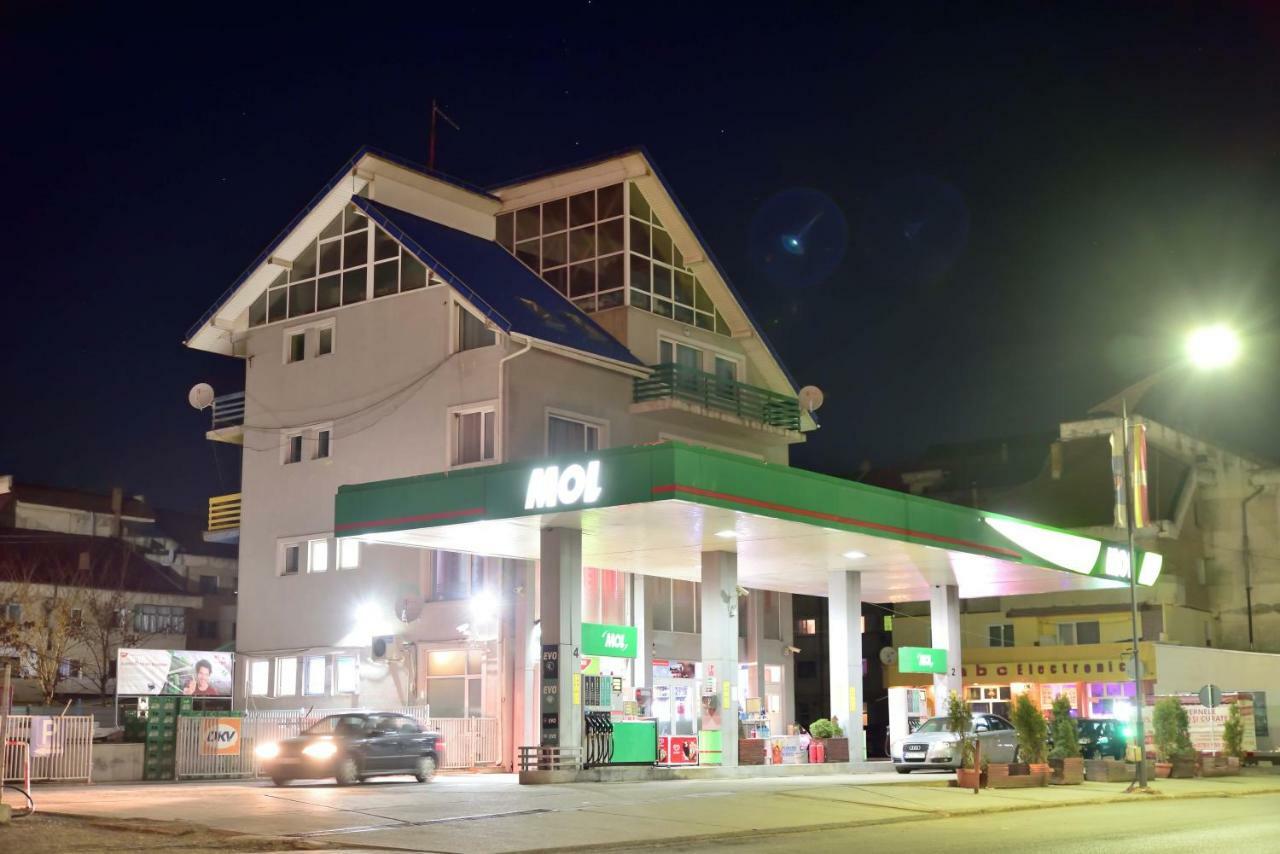 Pensiunea La Safari トゥルグ・ネアムツ エクステリア 写真